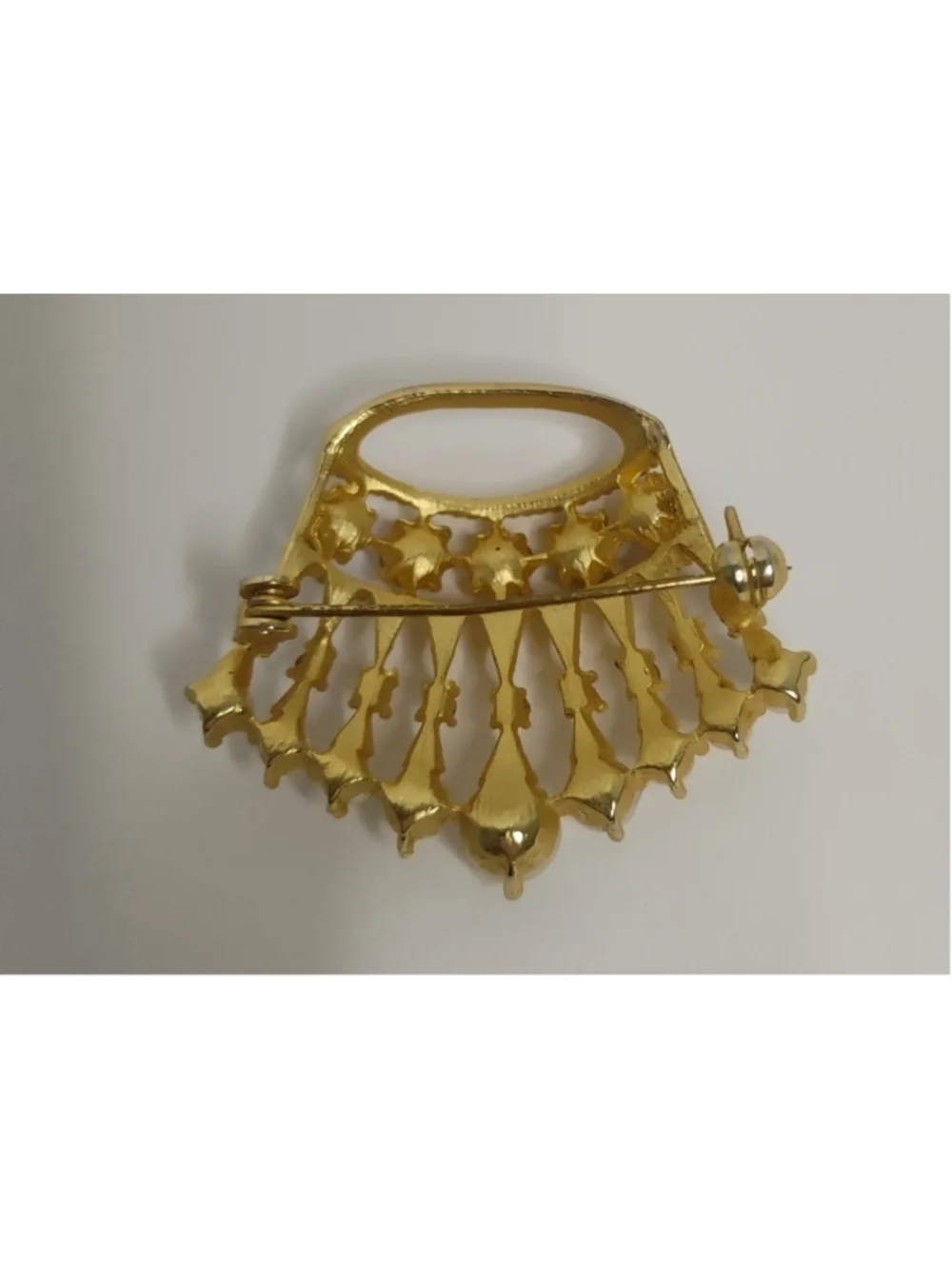 Women's Unbranded Royal Crown Brooch Vintage Estate Gold/Pearl/Stone